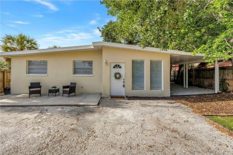 Villa ou maison à vendre à Saint Petersburg, Floride: 5 chambres, 237.64 m2 № 2123628 - photo 2