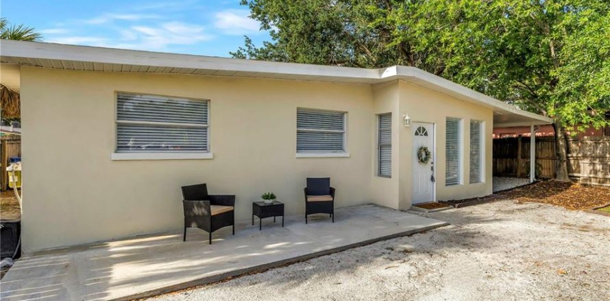 Villa ou maison à Saint Petersburg, Floride 5 chambres, 237.64 m2 № 2123628