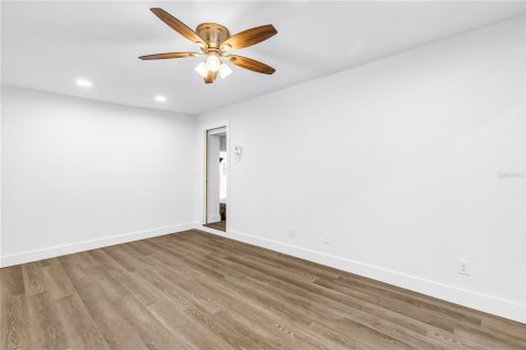 Villa ou maison à vendre à Saint Petersburg, Floride: 5 chambres, 237.64 m2 № 2123628 - photo 18