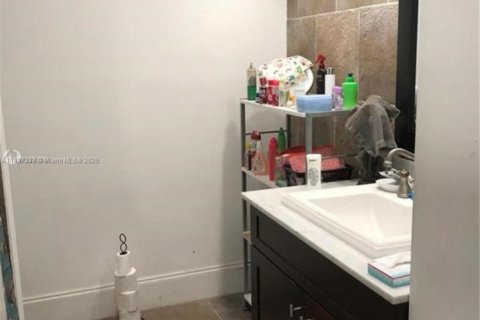 Copropriété à louer à Miami, Floride: 2 chambres, 92.9 m2 № 1952849 - photo 7