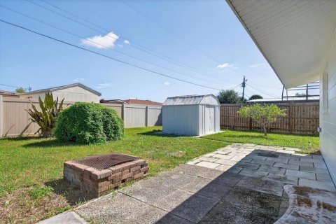 House in Englewood, Florida 3 bedrooms, 157.47 sq.m. № 1909552 - photo 29