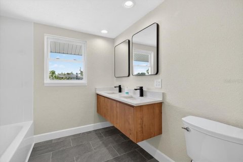 House in Englewood, Florida 3 bedrooms, 157.47 sq.m. № 1909552 - photo 20