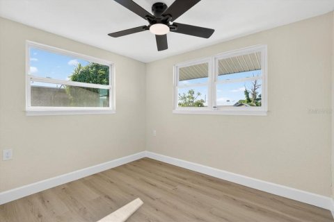 House in Englewood, Florida 3 bedrooms, 157.47 sq.m. № 1909552 - photo 22