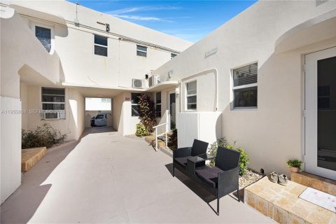 Immobilier commercial à vendre à Hollywood, Floride № 2007603 - photo 13