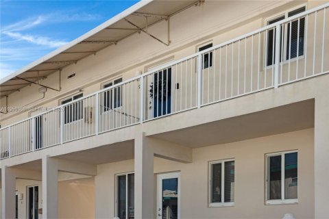 Immobilier commercial à vendre à Hollywood, Floride № 2007603 - photo 23