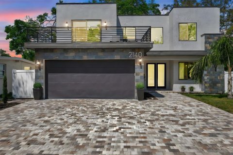 Casa en venta en Clearwater, Florida, 4 dormitorios, 233.93 m2 № 1614647 - foto 1