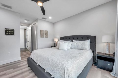 Casa en venta en Clearwater, Florida, 4 dormitorios, 233.93 m2 № 1614647 - foto 27