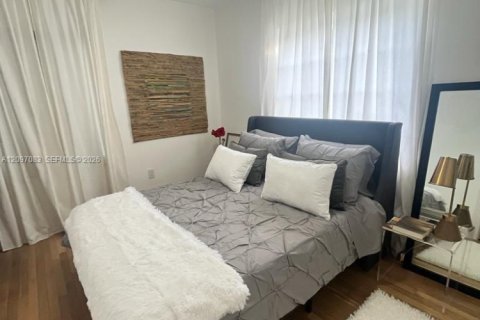 Villa ou maison à louer à Miami, Floride: 1 chambre, 192.49 m2 № 2389557 - photo 4