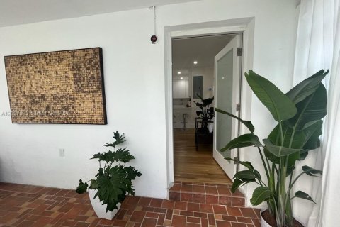 Villa ou maison à louer à Miami, Floride: 1 chambre, 192.49 m2 № 2389557 - photo 5