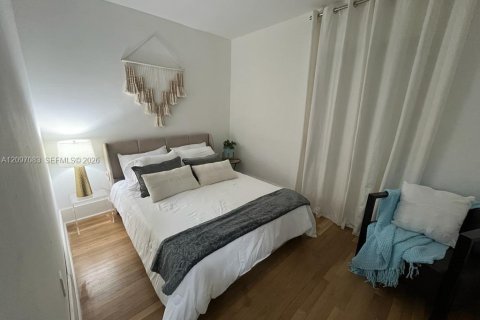 Villa ou maison à louer à Miami, Floride: 1 chambre, 192.49 m2 № 2389557 - photo 6