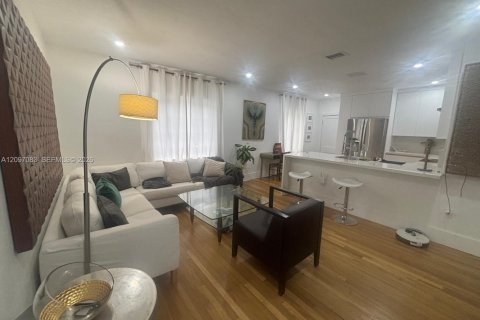 Villa ou maison à louer à Miami, Floride: 1 chambre, 192.49 m2 № 2389557 - photo 8