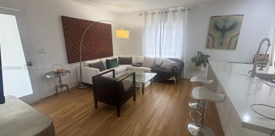 Villa ou maison à Miami, Floride 1 chambre, 192.49 m2 № 2389557