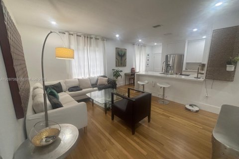 Villa ou maison à louer à Miami, Floride: 1 chambre, 192.49 m2 № 2389557 - photo 10
