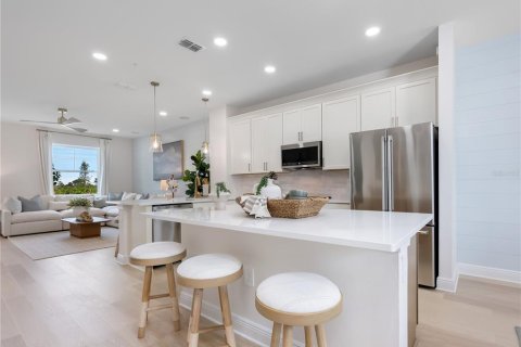 Townhouse in Venice, Florida 3 bedrooms, 158.49 sq.m. № 2359039 - photo 4