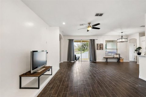 House in Clermont, Florida 4 bedrooms, 212.56 sq.m. № 1622703 - photo 13