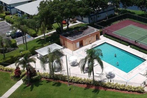 Condo in Delray Beach, Florida, 2 bedrooms  № 2049528 - photo 22