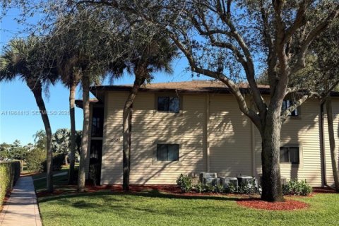 Condo in Delray Beach, Florida, 2 bedrooms  № 2049528 - photo 15