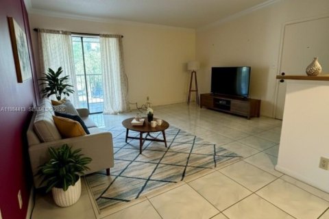 Condo in Delray Beach, Florida, 2 bedrooms  № 2049528 - photo 2