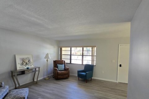 Condo in Englewood, Florida, 2 bedrooms  № 2195713 - photo 5