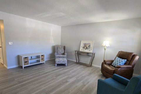 Condo in Englewood, Florida, 2 bedrooms  № 2195713 - photo 6