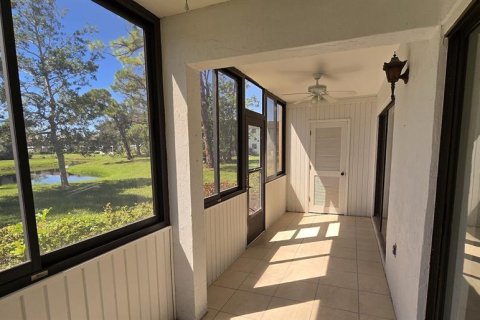 Condo in Englewood, Florida, 2 bedrooms  № 2195713 - photo 25