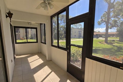Condo in Englewood, Florida, 2 bedrooms  № 2195713 - photo 26