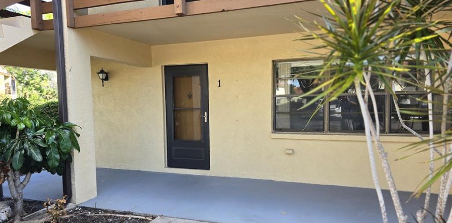 Condo in Englewood, Florida, 2 bedrooms  № 2195713