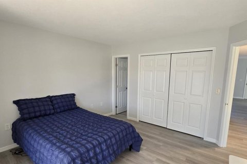 Condo in Englewood, Florida, 2 bedrooms  № 2195713 - photo 14
