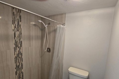 Condo in Englewood, Florida, 2 bedrooms  № 2195713 - photo 19