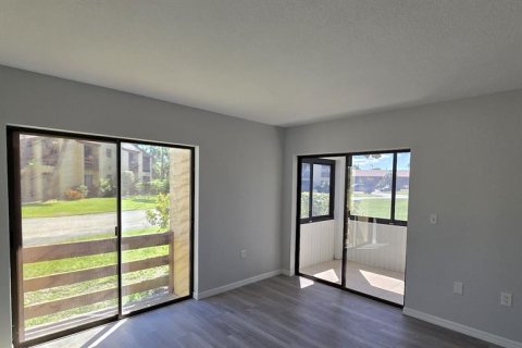 Condo in Englewood, Florida, 2 bedrooms  № 2195713 - photo 20