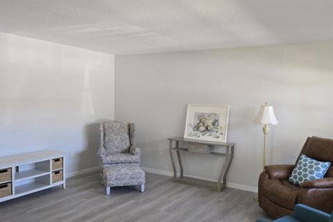 Condo in Englewood, Florida, 2 bedrooms  № 2195713 - photo 7