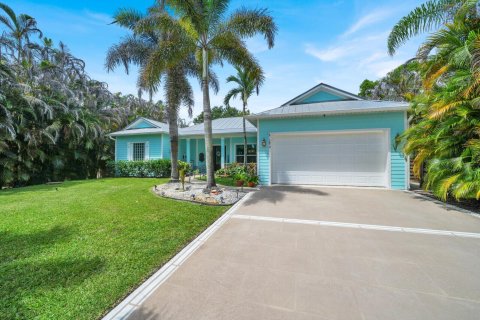 Casa en Jensen Beach, Florida 4 dormitorios, 221.48 m2 № 2320395