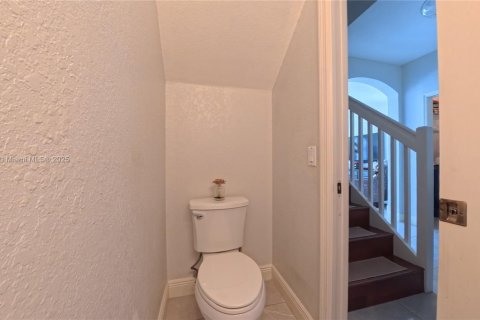 Townhouse in Miami, Florida 4 bedrooms, 192.68 sq.m. № 1944966 - photo 10
