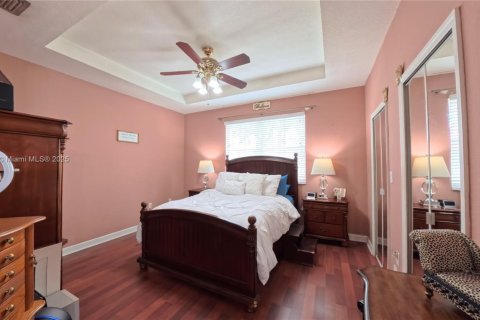 Townhouse in Miami, Florida 4 bedrooms, 192.68 sq.m. № 1944966 - photo 24