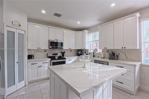 Townhouse in Miami, Florida 4 bedrooms, 192.68 sq.m. № 1944966 - photo 4