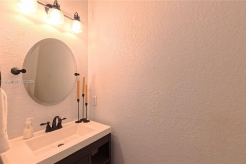 Townhouse in Miami, Florida 4 bedrooms, 192.68 sq.m. № 1944966 - photo 9
