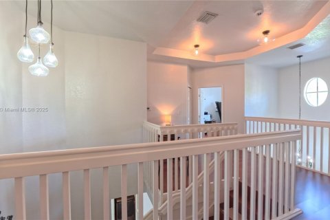 Townhouse in Miami, Florida 4 bedrooms, 192.68 sq.m. № 1944966 - photo 21