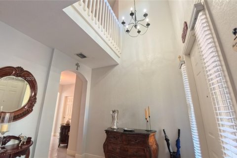 Townhouse in Miami, Florida 4 bedrooms, 192.68 sq.m. № 1944966 - photo 12