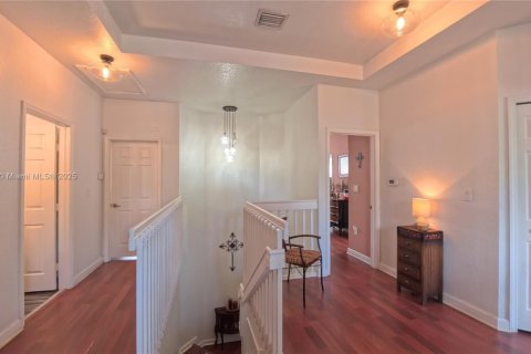 Townhouse in Miami, Florida 4 bedrooms, 192.68 sq.m. № 1944966 - photo 22