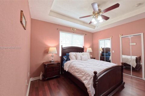Townhouse in Miami, Florida 4 bedrooms, 192.68 sq.m. № 1944966 - photo 25
