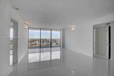 Condo in Aventura, Florida, 2 bedrooms  № 1706439 - photo 1