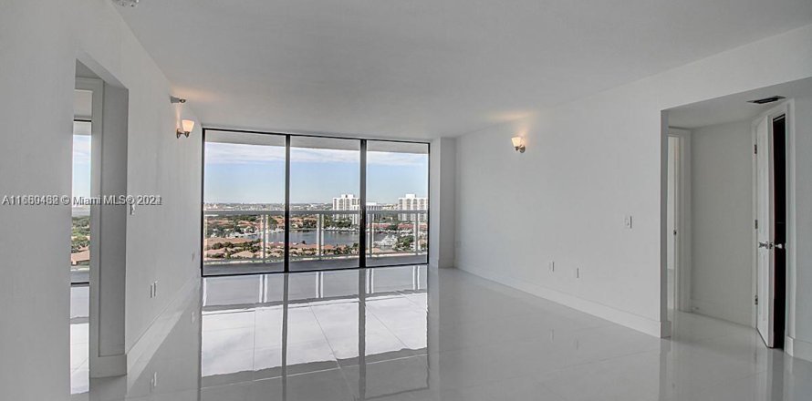 Condo in Aventura, Florida, 2 bedrooms № 1706439