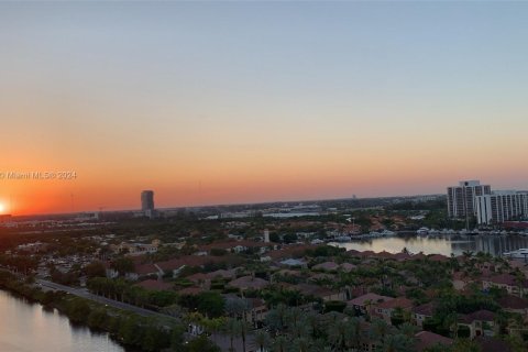 Condo in Aventura, Florida, 2 bedrooms  № 1706439 - photo 15