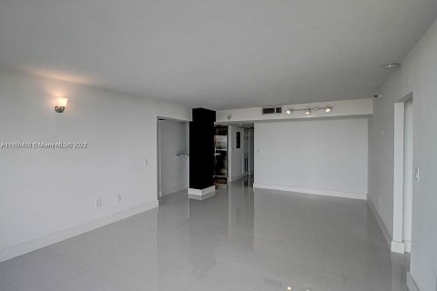 Condo in Aventura, Florida, 2 bedrooms  № 1706439 - photo 2