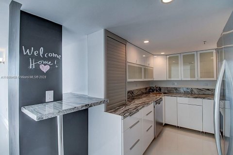Condo in Aventura, Florida, 2 bedrooms  № 1706439 - photo 3