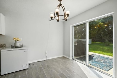 House in Palm Coast, Florida 5 bedrooms, 211.26 sq.m. № 1911507 - photo 25