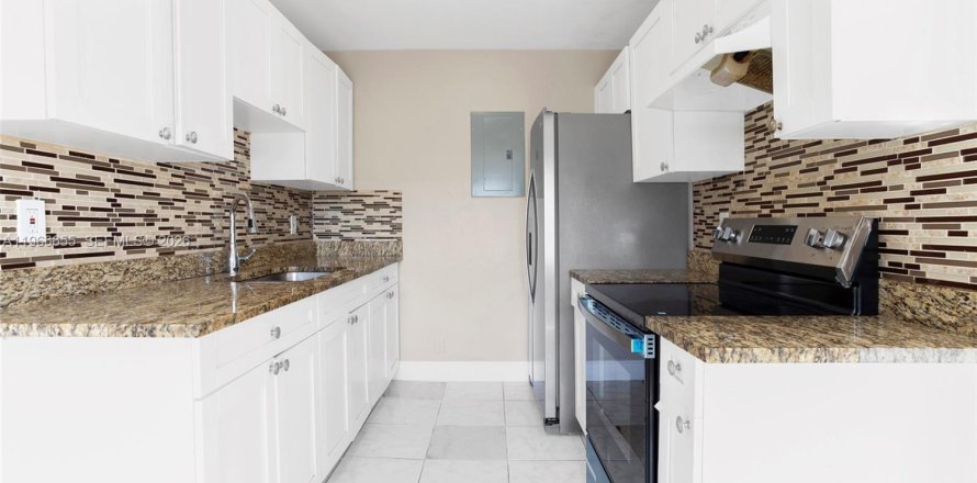 Кондоминиум с 2 спальнями в Дирфилд-Бич, Флорида № 2030110