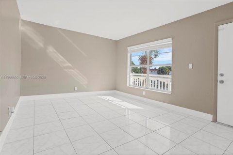 Снять в аренду кондоминиум в Дирфилд-Бич, Флорида 2 спальни, 65.87м2, № 2030110 - фото 7