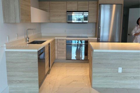 Снять в аренду кондоминиум в Норт-Майами-Бич, Флорида 2 спальни, 104.24м2, № 1947758 - фото 5