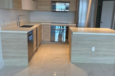 Снять в аренду кондоминиум в Норт-Майами-Бич, Флорида 2 спальни, 104.24м2, № 1947758 - фото 6